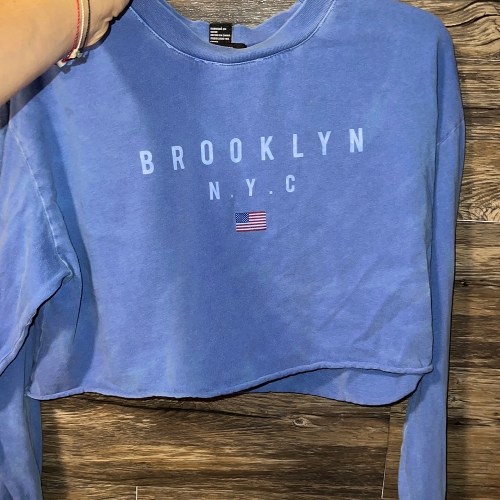 Long sleeve crop top